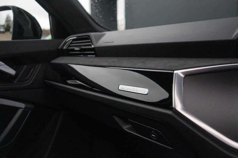 Audi RS Q3 TFSI Audi Sport Edition - U5219