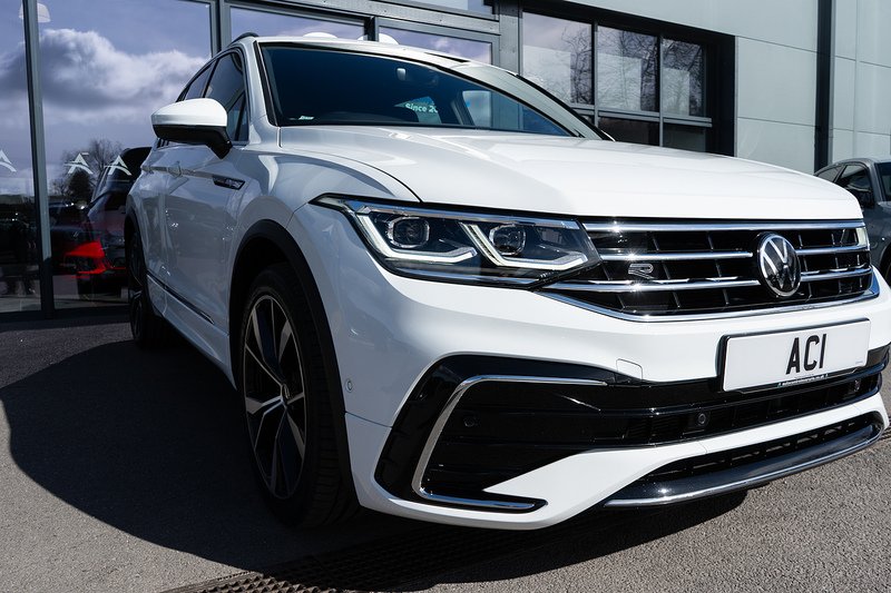 Volkswagen Tiguan TSI R-Line - U5230