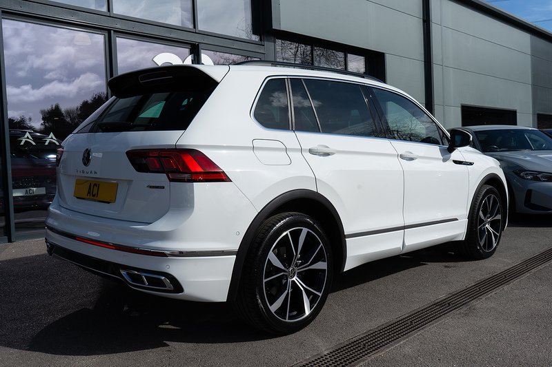 Volkswagen Tiguan TSI R-Line - U5230