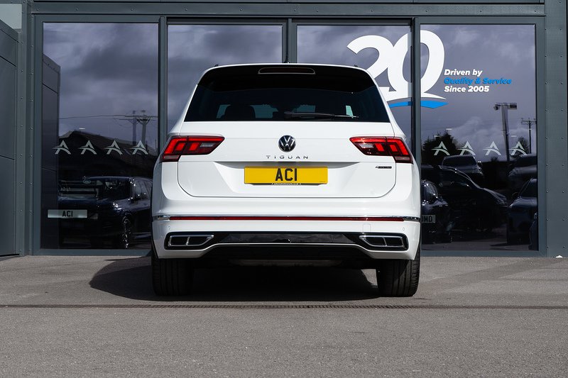 Volkswagen Tiguan TSI R-Line - U5230