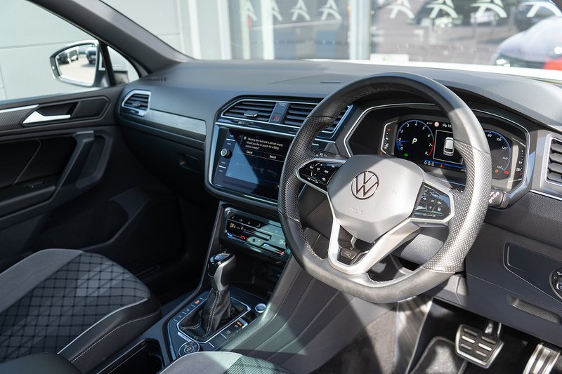 Volkswagen Tiguan TSI R-Line - U5230