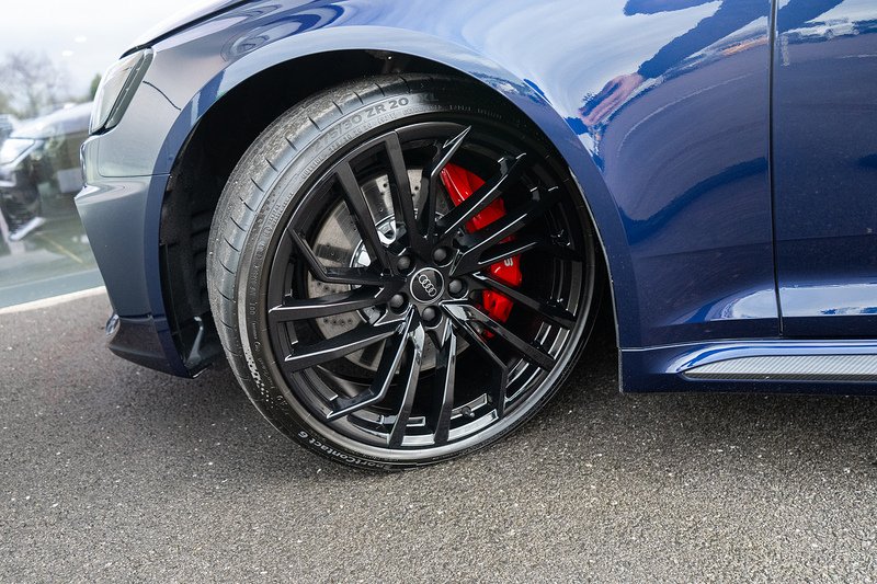 Audi RS4 Avant TFSI V6 Carbon Black - U5239