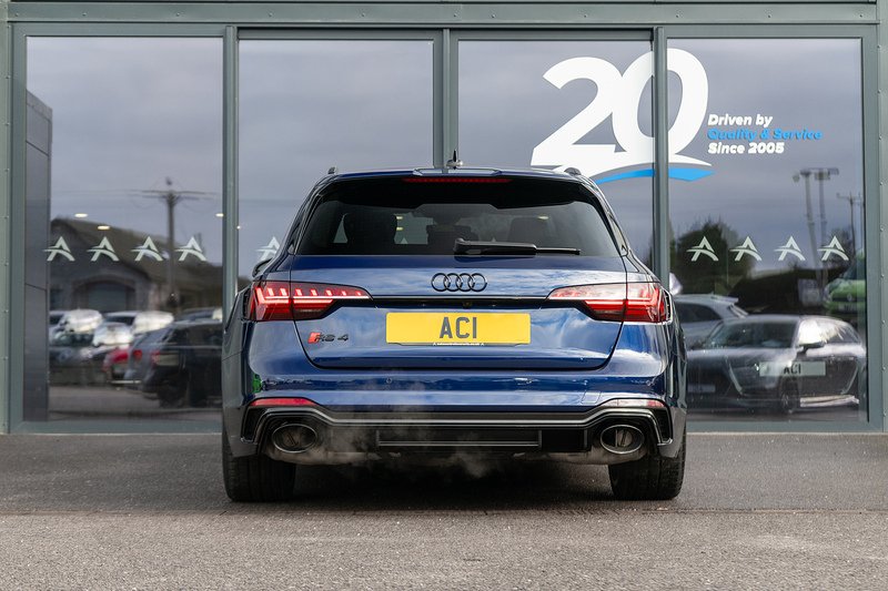 Audi RS4 Avant TFSI V6 Carbon Black - U5239