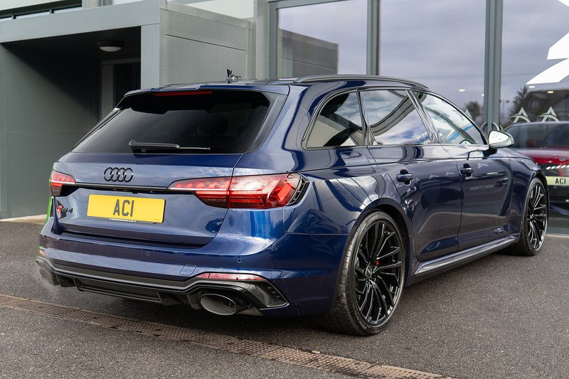 Audi RS4 Avant TFSI V6 Carbon Black - U5239