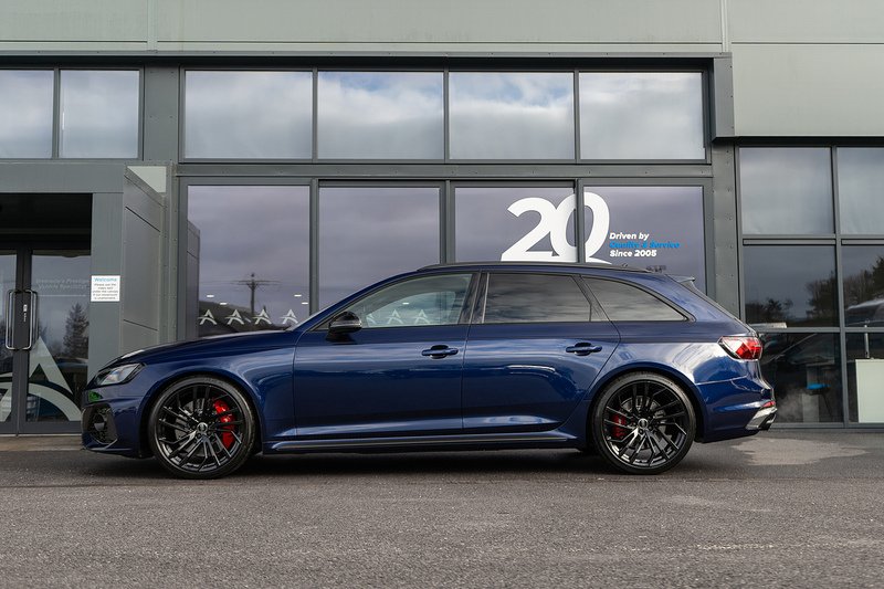 Audi RS4 Avant TFSI V6 Carbon Black - U5239