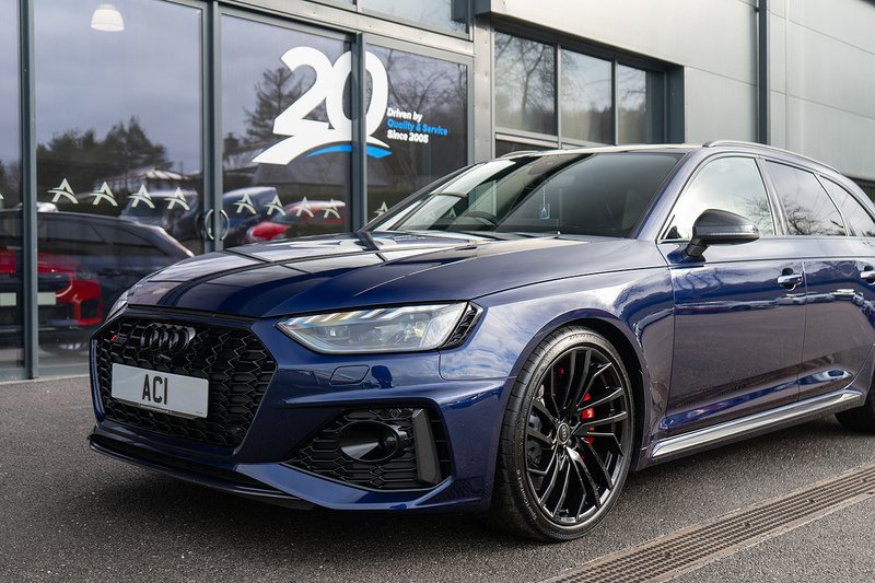 Audi RS4 Avant TFSI V6 Carbon Black - U5239