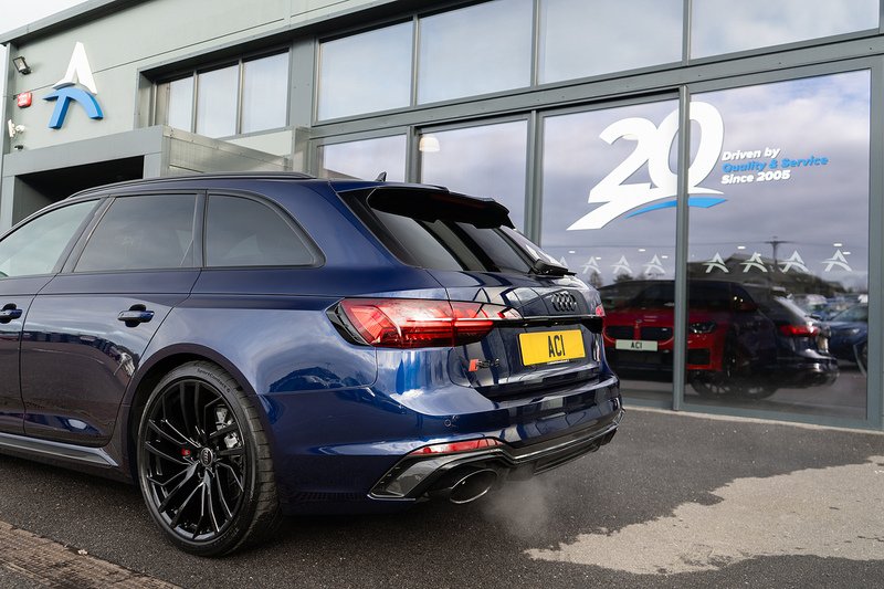 Audi RS4 Avant TFSI V6 Carbon Black - U5239