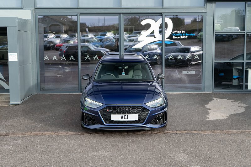 Audi RS4 Avant TFSI V6 Carbon Black - U5239