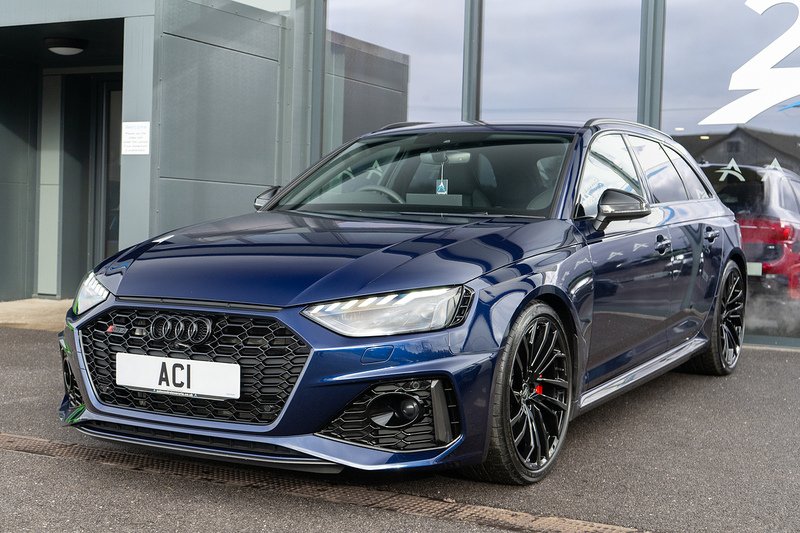 Audi RS4 Avant TFSI V6 Carbon Black - U5239