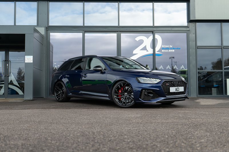 Audi RS4 Avant TFSI V6 Carbon Black - U5239