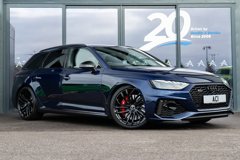 Audi RS4 Avant TFSI V6 Carbon Black - U5239