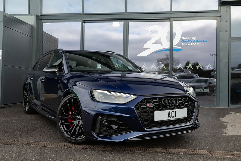 Audi RS4 Avant TFSI V6 Carbon Black - U5239