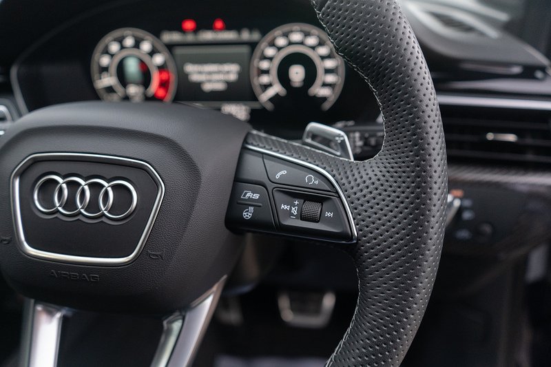 Audi RS4 Avant TFSI V6 Carbon Black - U5239