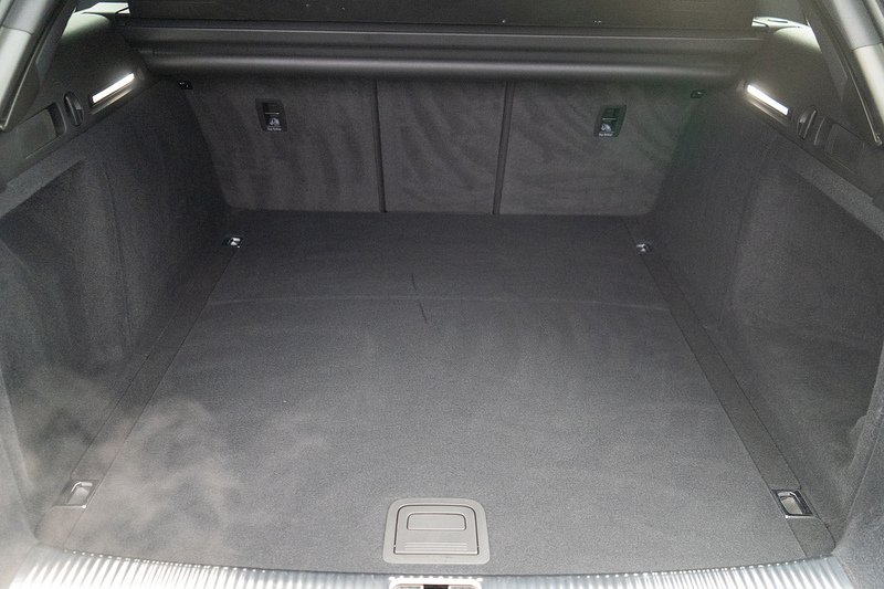 Audi RS4 Avant TFSI V6 Carbon Black - U5239