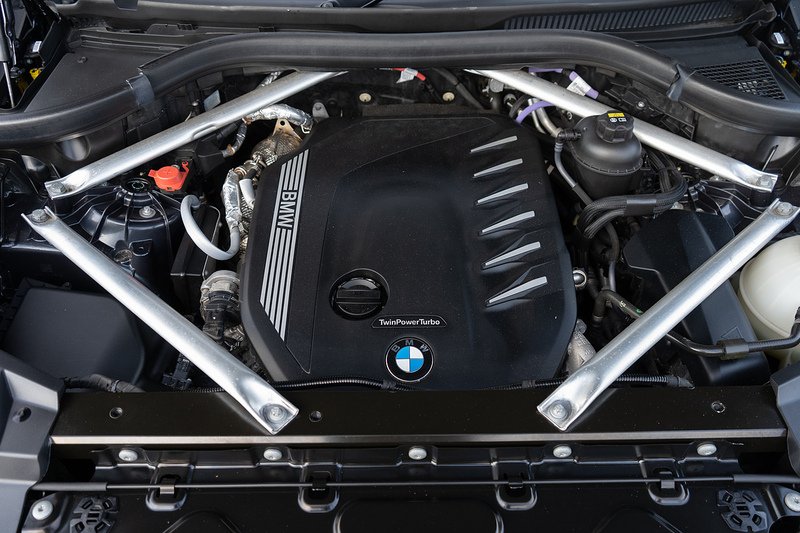 BMW X5 40d MHT M Sport - U5252