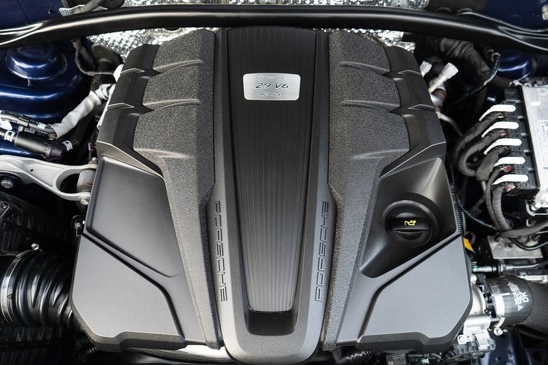 Porsche Macan T V6 GTS - U5259