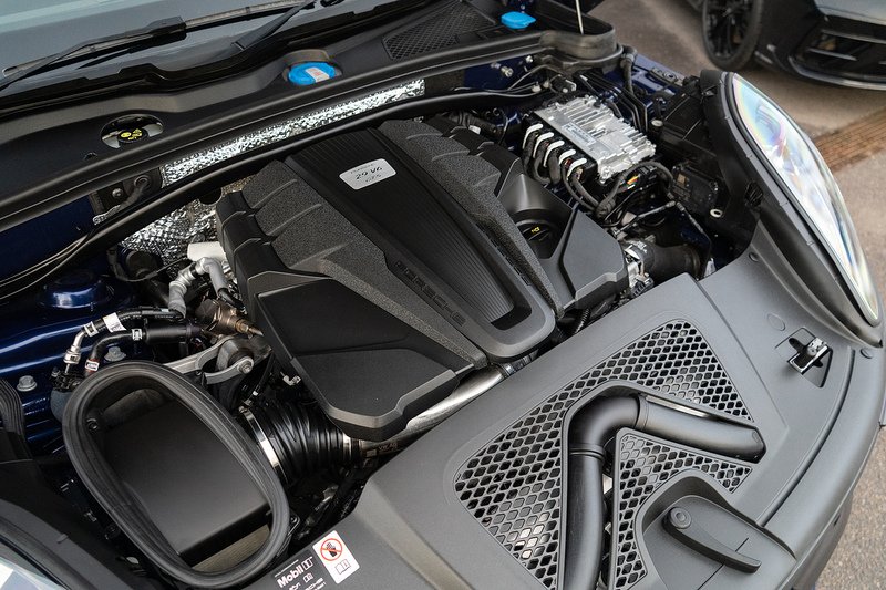 Porsche Macan T V6 GTS - U5259