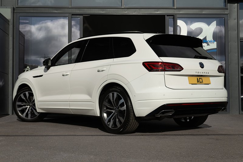 Volkswagen Touareg TDI V6 Black Edition - U5260