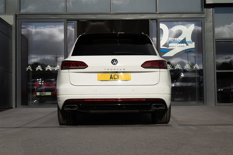 Volkswagen Touareg TDI V6 Black Edition - U5260