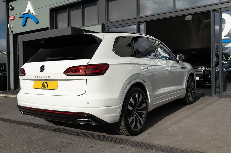 Volkswagen Touareg TDI V6 Black Edition - U5260