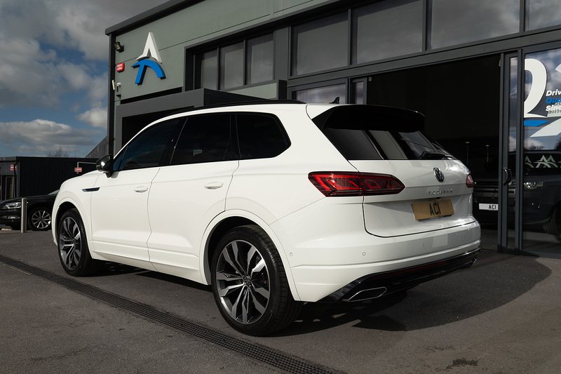 Volkswagen Touareg TDI V6 Black Edition - U5260