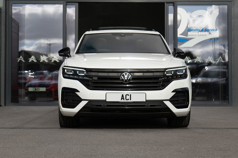 Volkswagen Touareg TDI V6 Black Edition - U5260