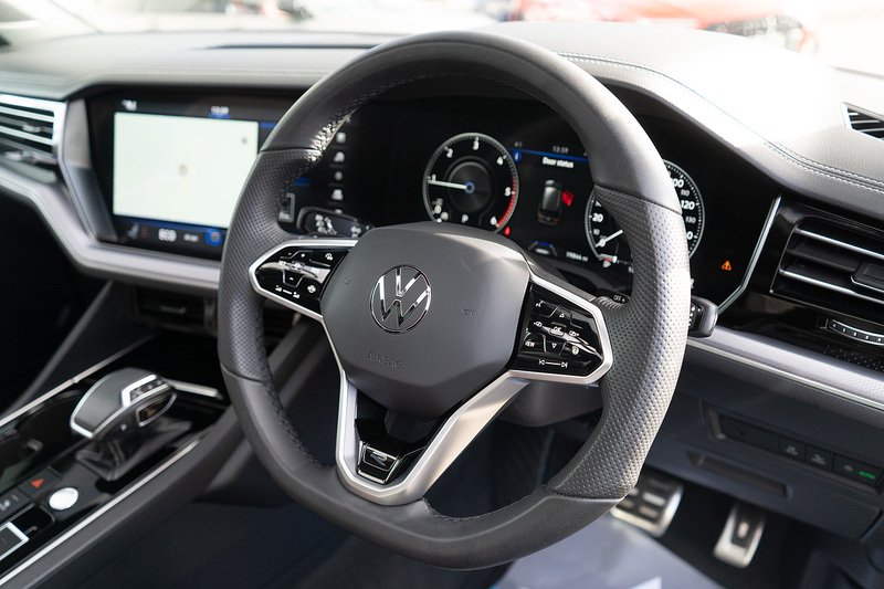 Volkswagen Touareg TDI V6 Black Edition - U5260