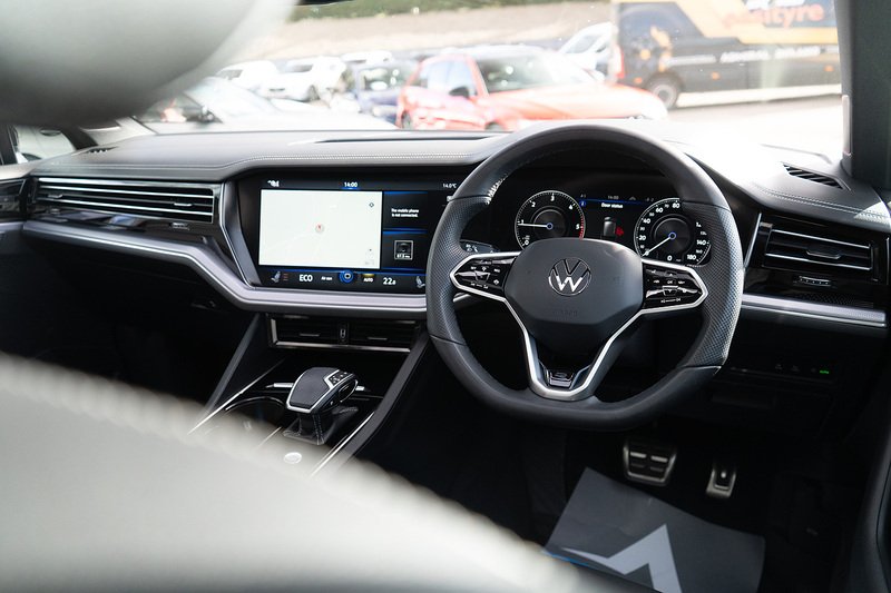 Volkswagen Touareg TDI V6 Black Edition - U5260