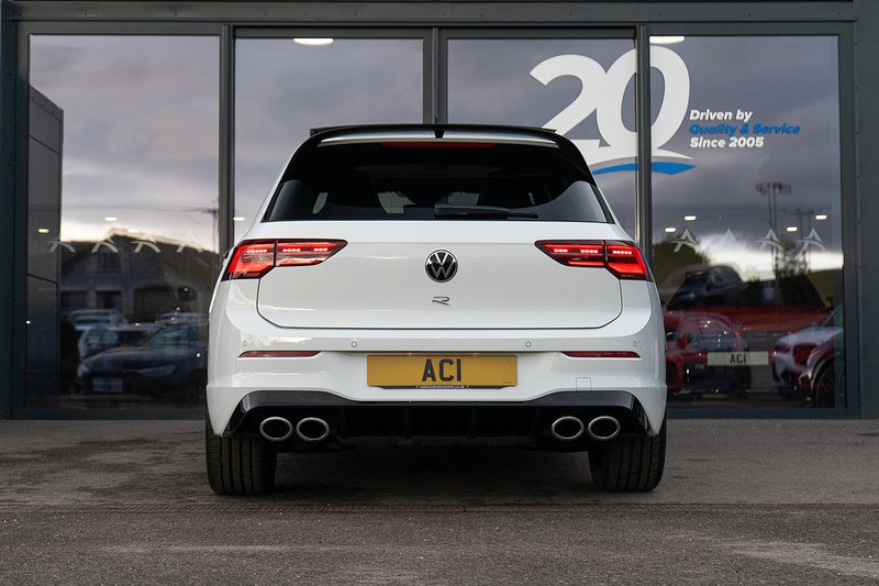 Volkswagen Golf TSI R - U5262