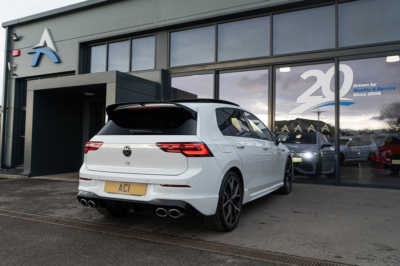 Volkswagen Golf TSI R - U5262