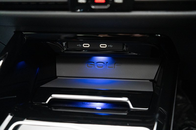 Volkswagen Golf TSI R - U5262