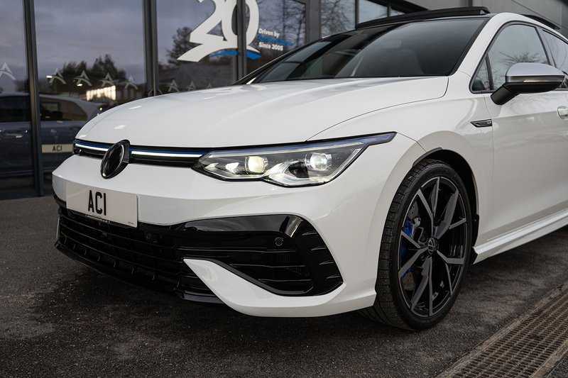 Volkswagen Golf TSI R - U5262