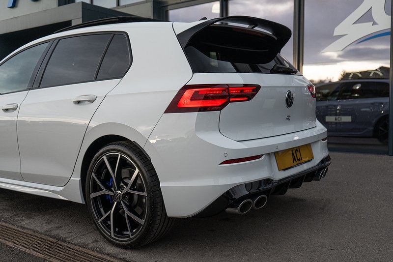 Volkswagen Golf TSI R - U5262