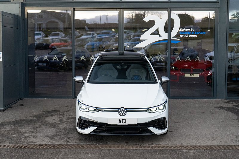 Volkswagen Golf TSI R - U5262