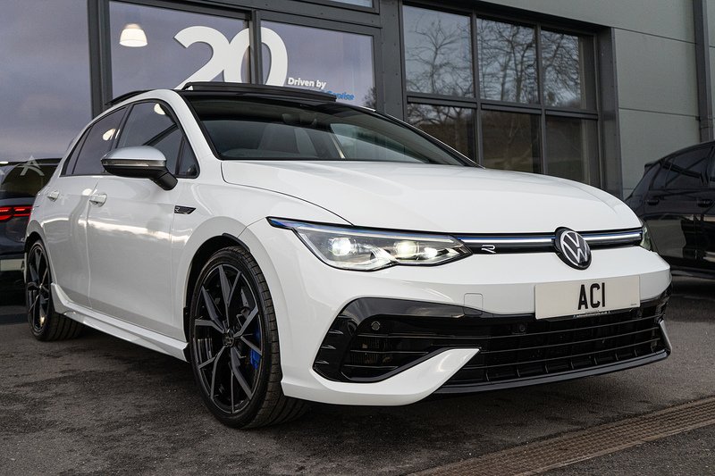 Volkswagen Golf TSI R - U5262