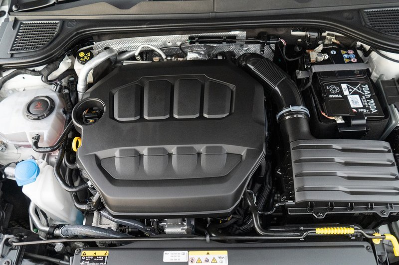 Volkswagen Golf TSI R - U5262