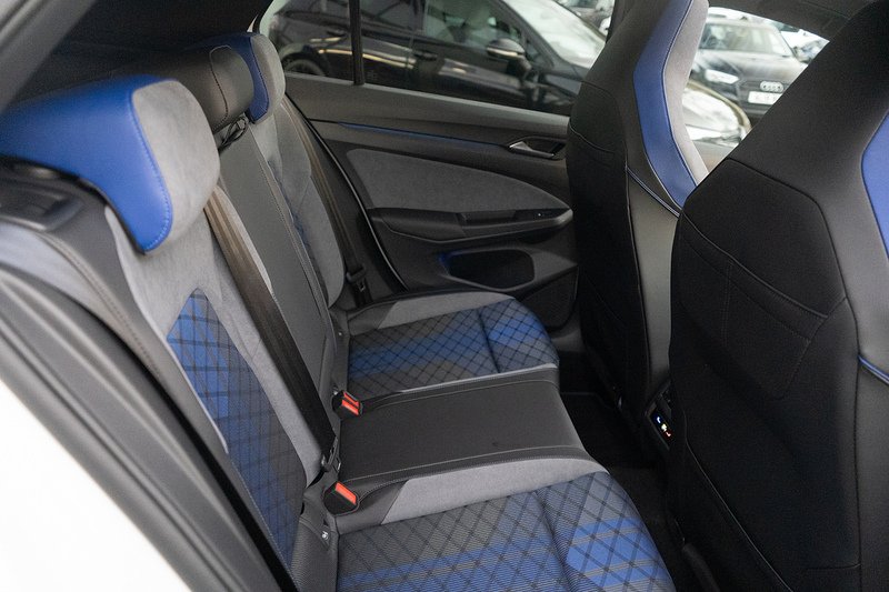 Volkswagen Golf TSI R - U5262