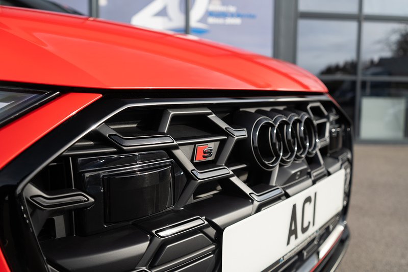 Audi S6 Avant TDI V6 Black Edition - U5271