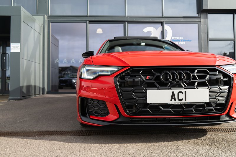 Audi S6 Avant TDI V6 Black Edition - U5271