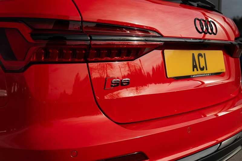 Audi S6 Avant TDI V6 Black Edition - U5271