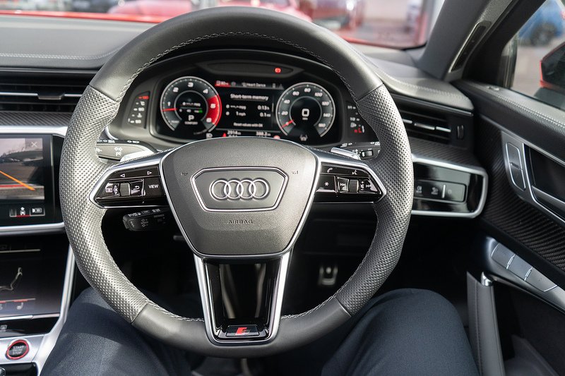 Audi S6 Avant TDI V6 Black Edition - U5271
