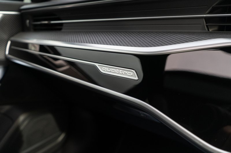 Audi S6 Avant TDI V6 Black Edition - U5271