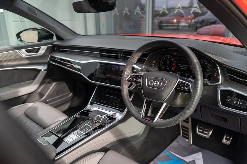 Audi S6 Avant TDI V6 Black Edition - U5271