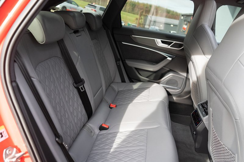 Audi S6 Avant TDI V6 Black Edition - U5271