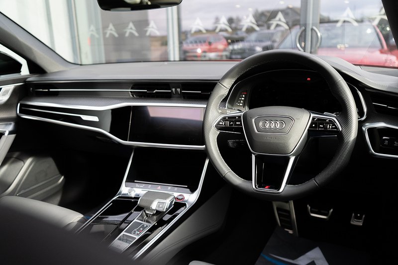 Audi S6 Avant TDI V6 Black Edition - U5271