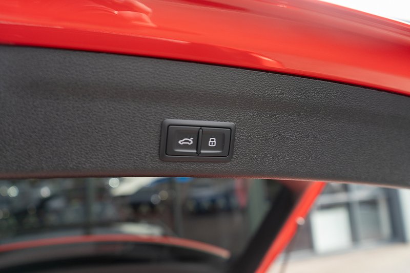 Audi S6 Avant TDI V6 Black Edition - U5271