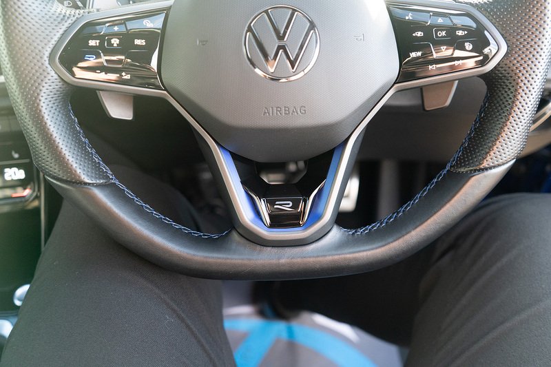 Volkswagen T-Roc TSI R - U5275