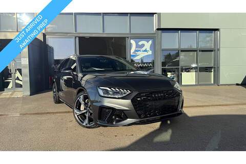 Audi A4 Avant 2.0 TDI 40 Black Edition SUV 5dr Diesel S Tronic quattro Euro 6 (s/s) (204 ps)