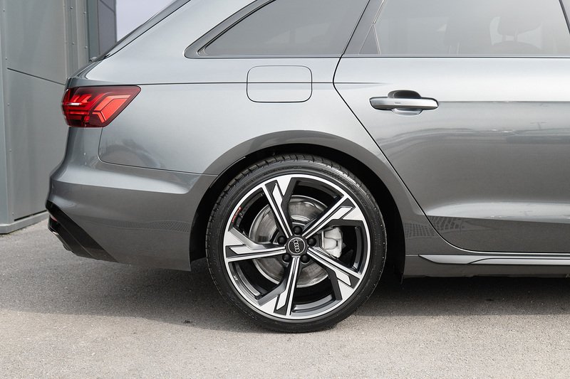 Audi A4 Avant TDI Black Edition - U5276