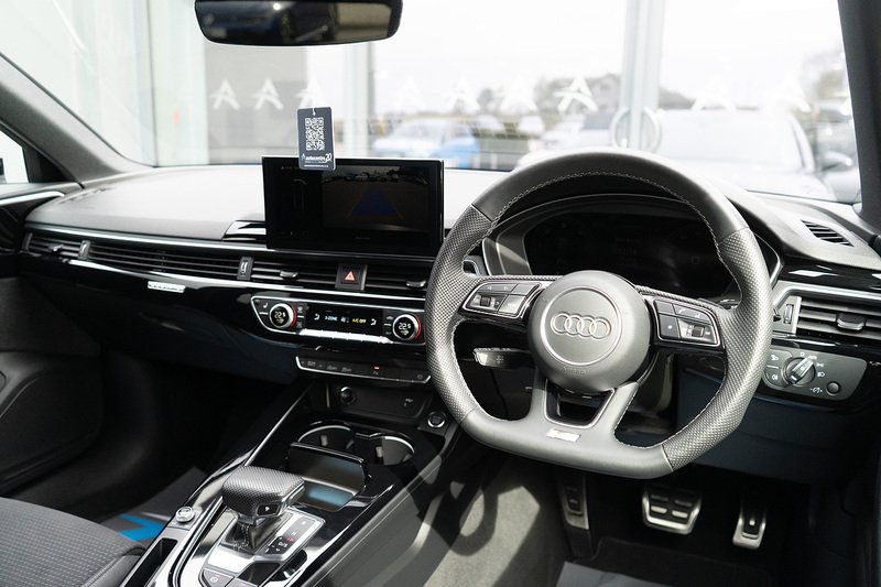 Audi A4 Avant TDI Black Edition - U5276